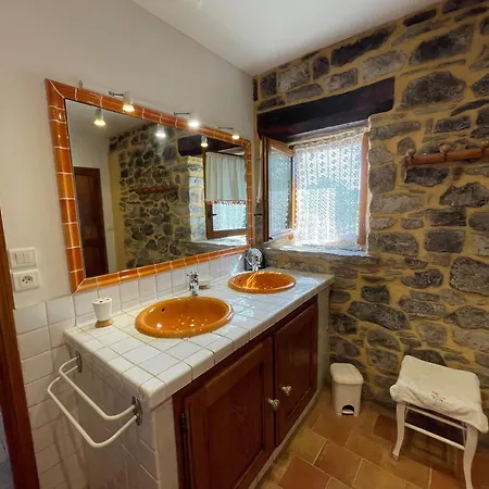 La Cardabelle Nyaraló Saint-Jean-et-Saint-Paul