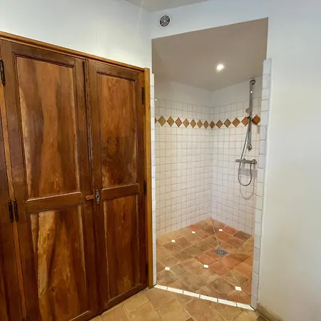 La Cardabelle Nyaraló *