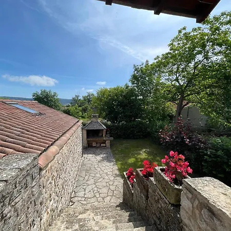 La Cardabelle Nyaraló *