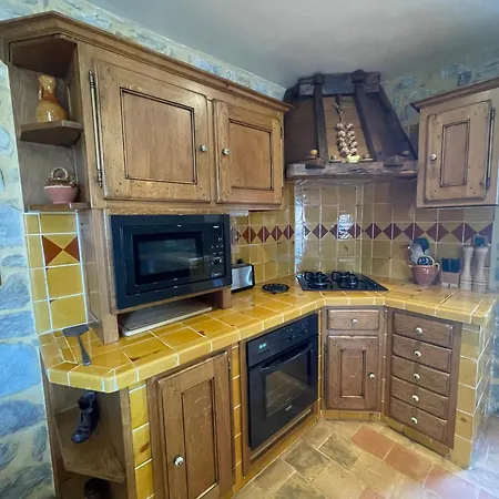 La Cardabelle Nyaraló